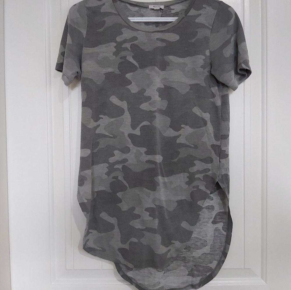 ARDENE BASIC/CAMO TEE/ TUNIC// B2A